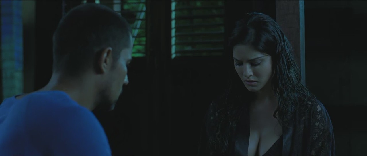 Sunny Nude Sex Scene In Jism2 02